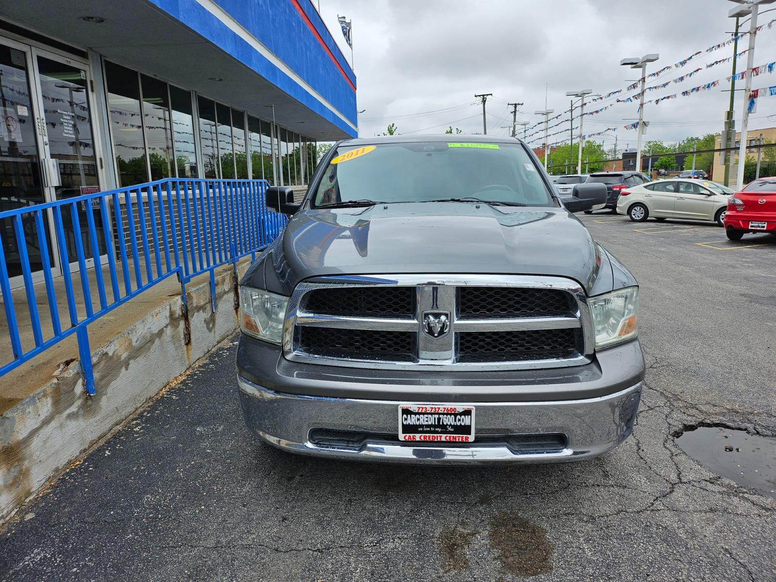2011 GRAY Dodge Ram 1500 SLT Crew Cab 2WD (1D7RB1CP4BS) with an 4.7L V8 SOHC 16V FFV engine, 5-Speed Automatic transmission, located at 7600 S Western Ave., Chicago, IL, 60620, (773) 918-3980, 0.000000, 0.000000 - Photo #2